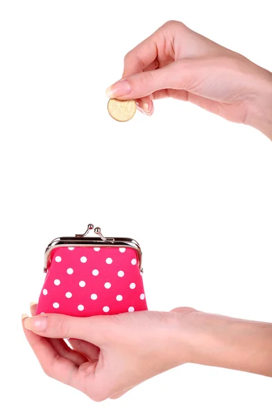 白で隔離されるピンクの財布を持っている女性の手 — ストック写真