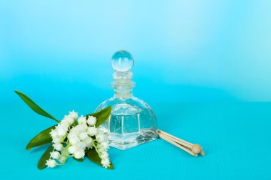 aromatik mavi zemin üzerine çiçek kokusu ile ev için sopa