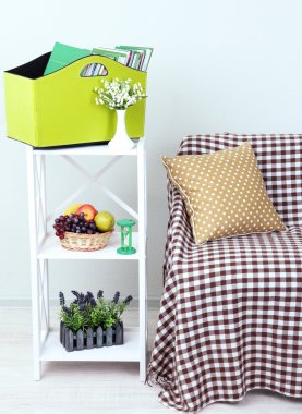 dergi ve raf Oda yeşil kutusundaki klasörler