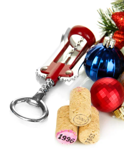 Corchos de vino con juguetes de Año Nuevo aislados en blanco — Foto de Stock
