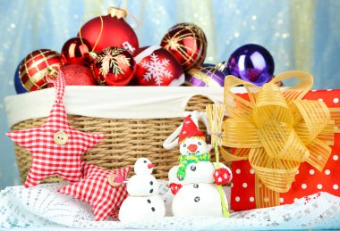 kar-yakın çekim mans güzel Noel kompozisyonu ile