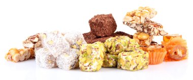 beyaz izole lezzetli oryantal tatlılar (Türk lokumu)