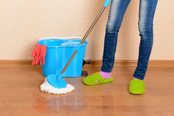 House tisztítás mop — Stock Fotó