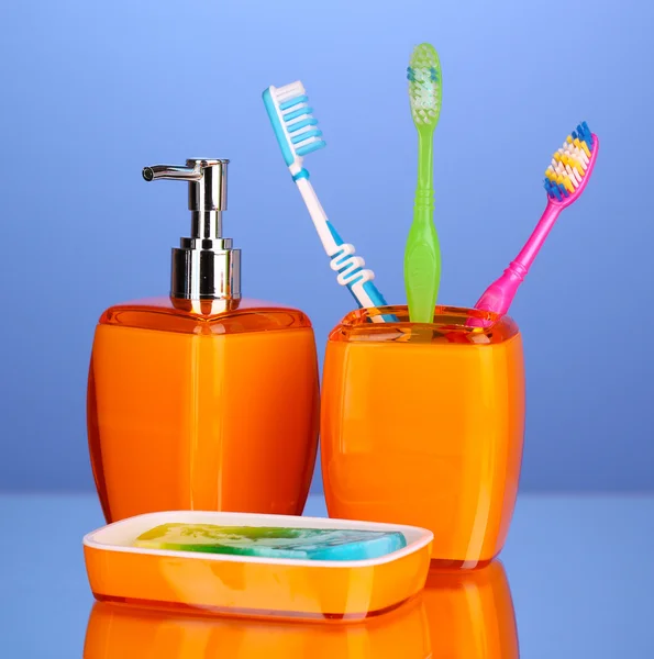 Cuarto de baño sobre fondo azul — Foto de Stock