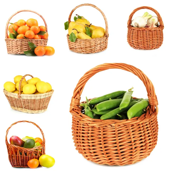 Collage van groenten en fruit in rieten mand geïsoleerd op wit — Stockfoto