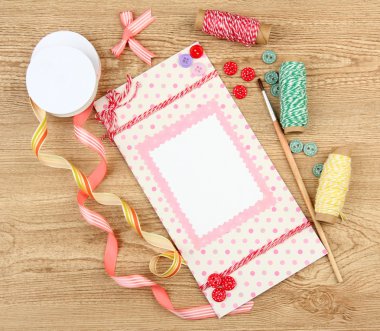 el yapımı kart ve scrapbooking elemanları