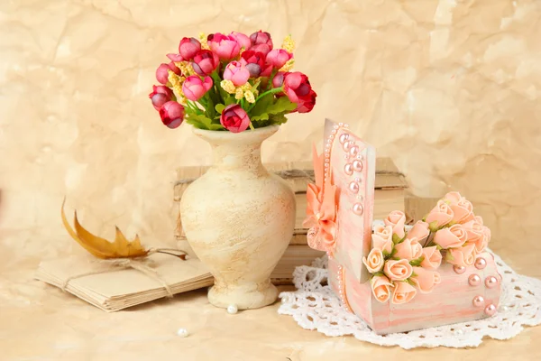 Still life with vintage casket and flowers — Stock Photo, Image