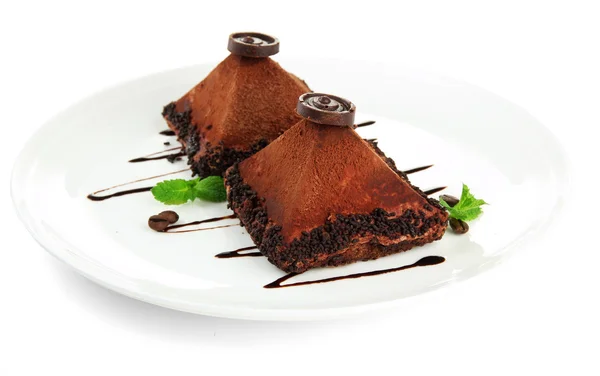 Heerlijke chocolade cake geïsoleerd op wit — Stockfoto