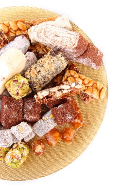 plaka üzerinde lezzetli oryantal tatlılar