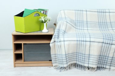 dergi ve yeşil kutusundaki klasörler