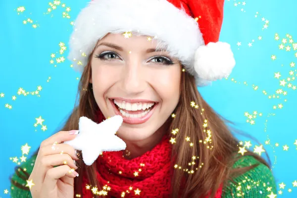Bella ragazza con fiocco di neve di Natale — Foto Stock