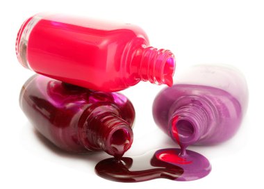 parlak beyaz üzerinde izole oje ile şişe açmak