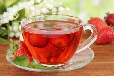 lezzetli çilek çayı üzerinde tablo yakın çekim