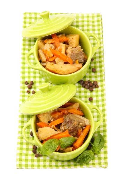 Hembakat Nöt stek med grönsaker i färg kastruller, isolerad på vit — Stockfoto