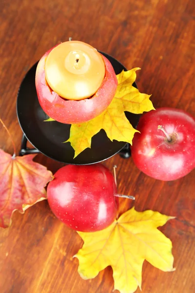 苹果与木制背景蜡烛组成 — 图库照片