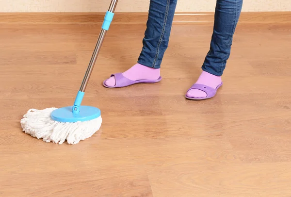 House cleaning with mop — Stock Photo, Image