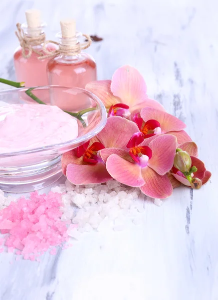 Spa-behandelingen op een houten achtergrond kleur — Stockfoto