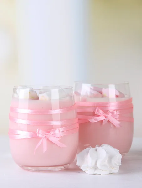 Chutné jogurt s marshmallows, zblízka — Stock fotografie