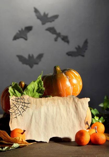 Composizione Halloween su sfondo grigio scuro — Foto Stock