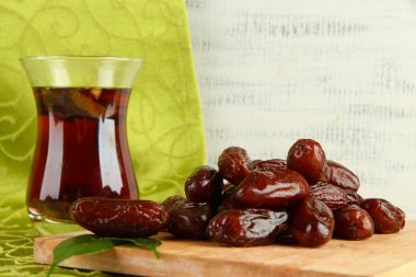 çay tablo kumaş arka planda tarihleri kurutulmuş