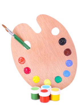 ahşap sanat palet boya ve fırça üzerinde beyaz izole