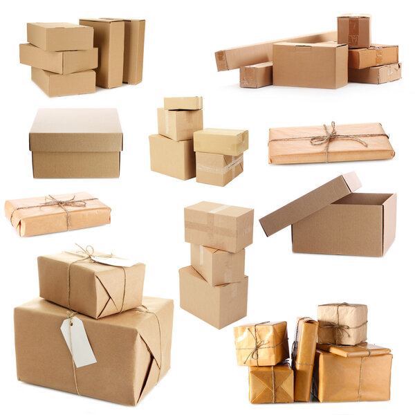 Картонные коробки на белом
