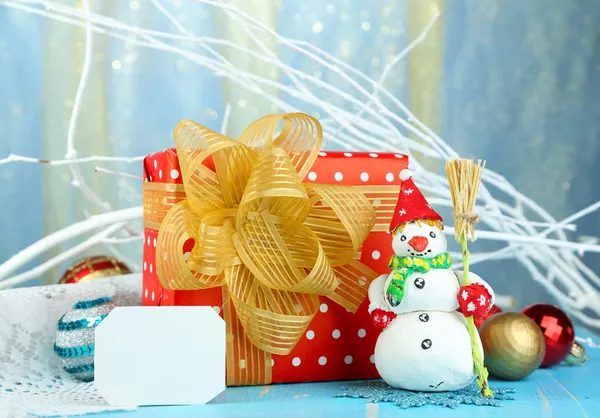 Bela composição de Natal com presentes e brinquedos de Natal close-up — Fotografia de Stock