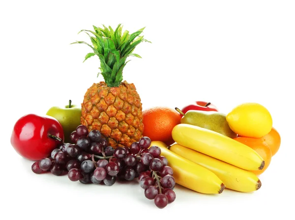 Вкусные фрукты, приготовленные на белом — стоковое фото