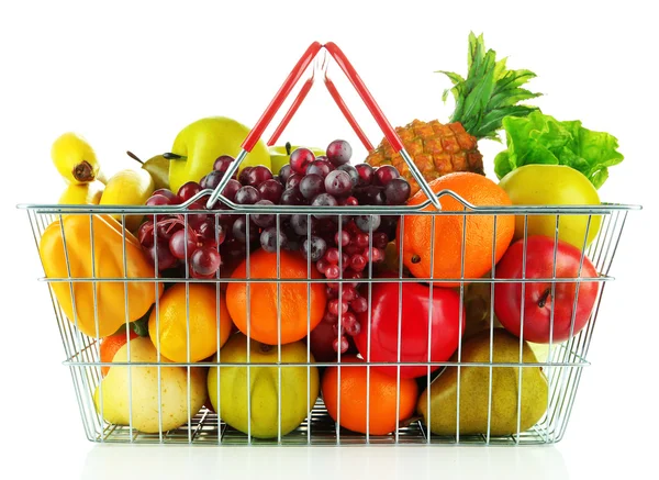 Diversi tipi di frutta e verdura in cesto metallico isolato su bianco — Foto Stock