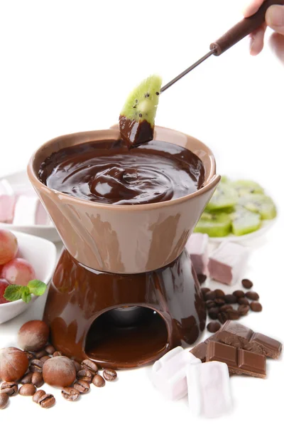 Fondue au chocolat avec bonbons et fruits à la guimauve, isolée sur fond blanc — Photo