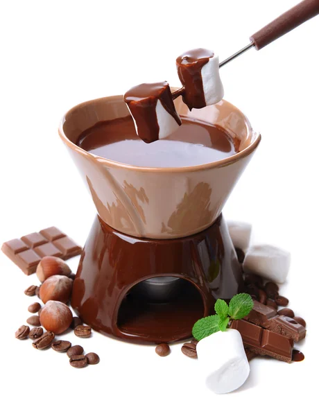 Chokladfondue med marshmallow godis, isolerad på vit — Stockfoto