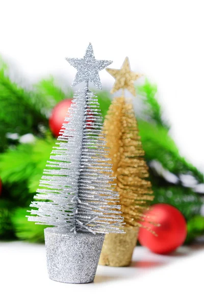 Dekorativer Weihnachtsbaum, Tannenzweig, isoliert auf weiß — Stockfoto