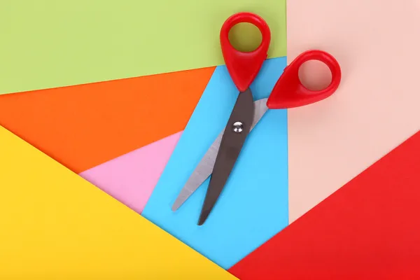 Colorful cardboard and scissors close-up — Stock Photo, Image