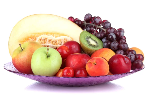 Sortimento de frutas suculentas isoladas em branco — Fotografia de Stock