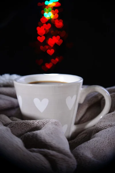 Tasse Kaffee mit Plaid — Stockfoto