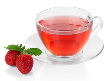 beyaz izole lezzetli çilek çayı