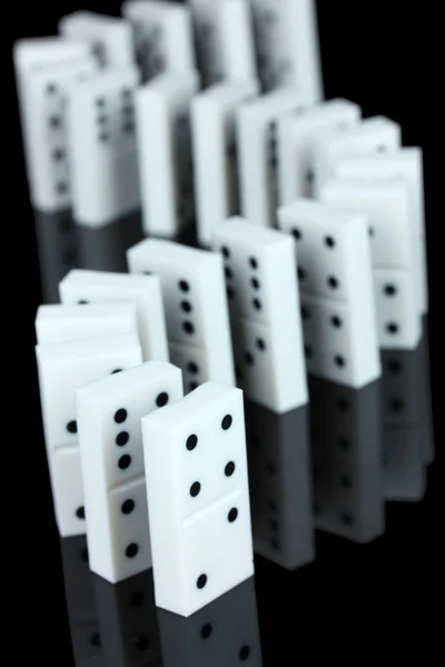 Domino isolato su nero — Foto Stock