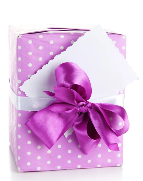 Caja de regalo con etiqueta en blanco aislada en blanco —  Fotos de Stock