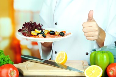 Cook eller salata hazırlamak