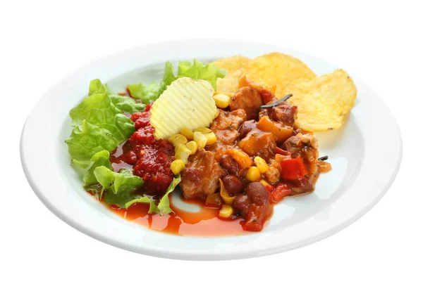 Chili corn carne - tradycyjne potrawy meksykańskie, na białym talerzu, serwetka, na białym tle — Zdjęcie stockowe