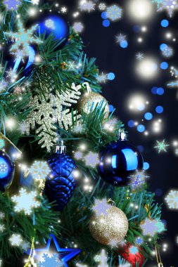 oyuncaklar Noel ağacı Noel ışıkları zemin üzerine