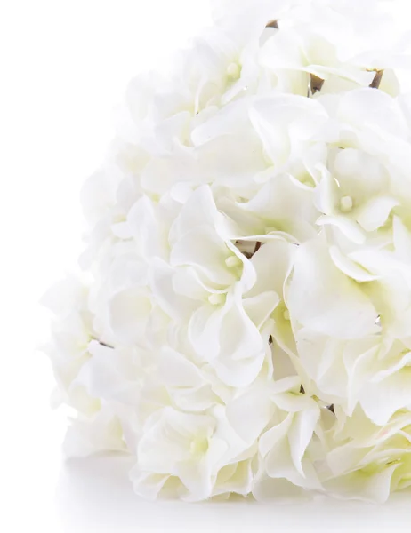 Ramo de hermosas flores artificiales, aisladas en blanco — Foto de Stock