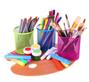 çeşitli yaratıcı araçlar üzerinde beyaz izole bileşimi