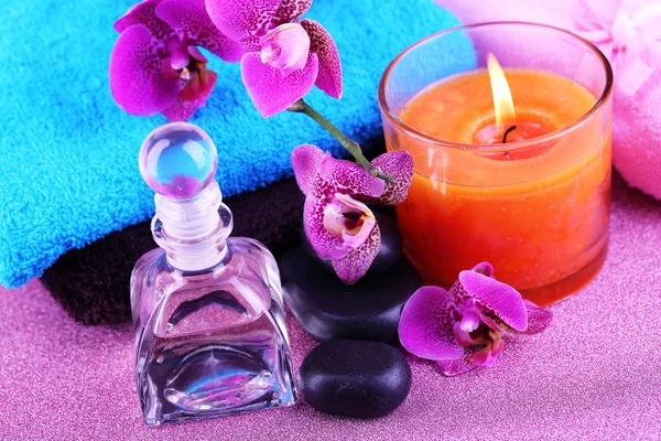 Beautiful spa setting with orchid close-up — Stock Photo, Image