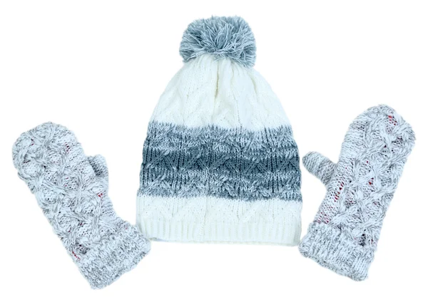 Gorra de invierno y manoplas, aislados en blanco — Foto de Stock