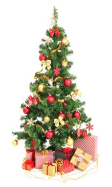 beyaz izole hediyeler ile dekore edilmiş Noel ağacı