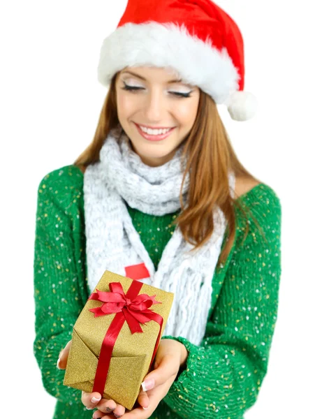 小女孩的美丽微笑着新年帽子带上白色孤立的礼物 — 图库照片