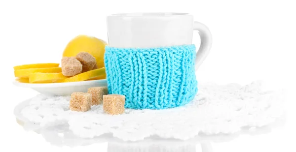 Kopje thee met citroen geïsoleerd op wit — Stockfoto