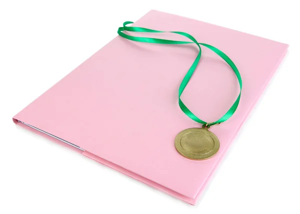 Medalla por logros en educación y cuaderno aislado en blanco —  Fotos de Stock
