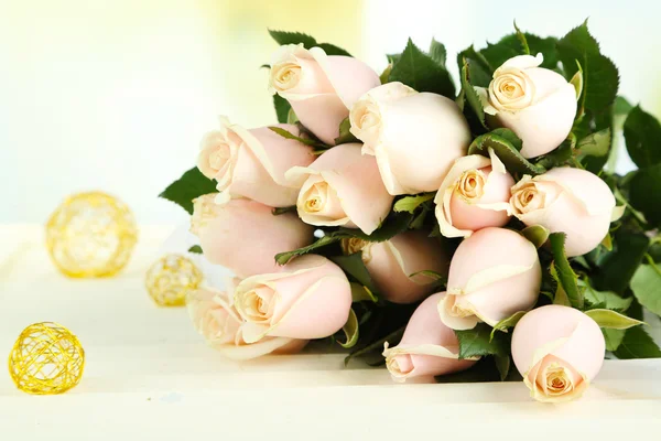 Beautiful bouquet of roses, on light background — Stock Photo, Image